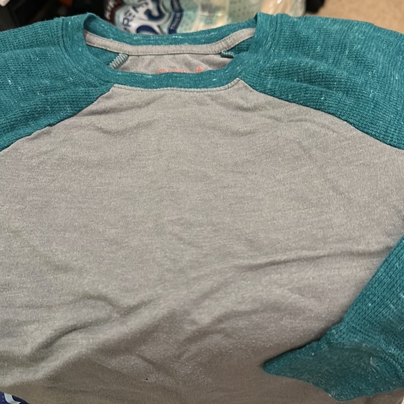 Cat & Jack boys long sleeve tee - Picture 3 of 3